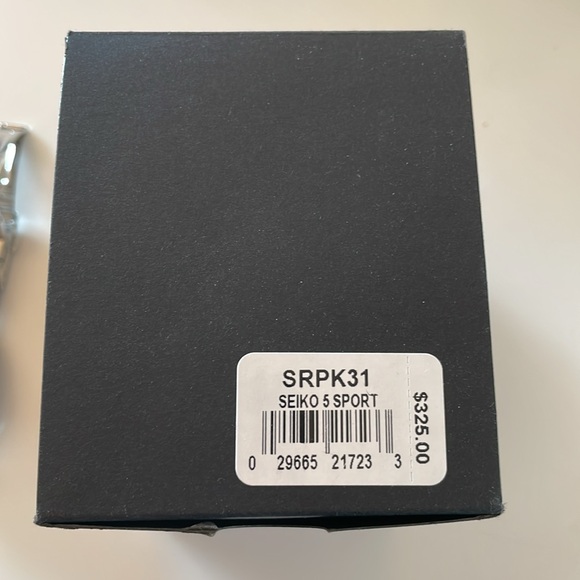 Seiko 5 Sports SRPK31 - Picture 7 of 9